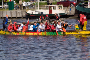 PvdA-ploeg bij Oldambtster Drakenbootraces
